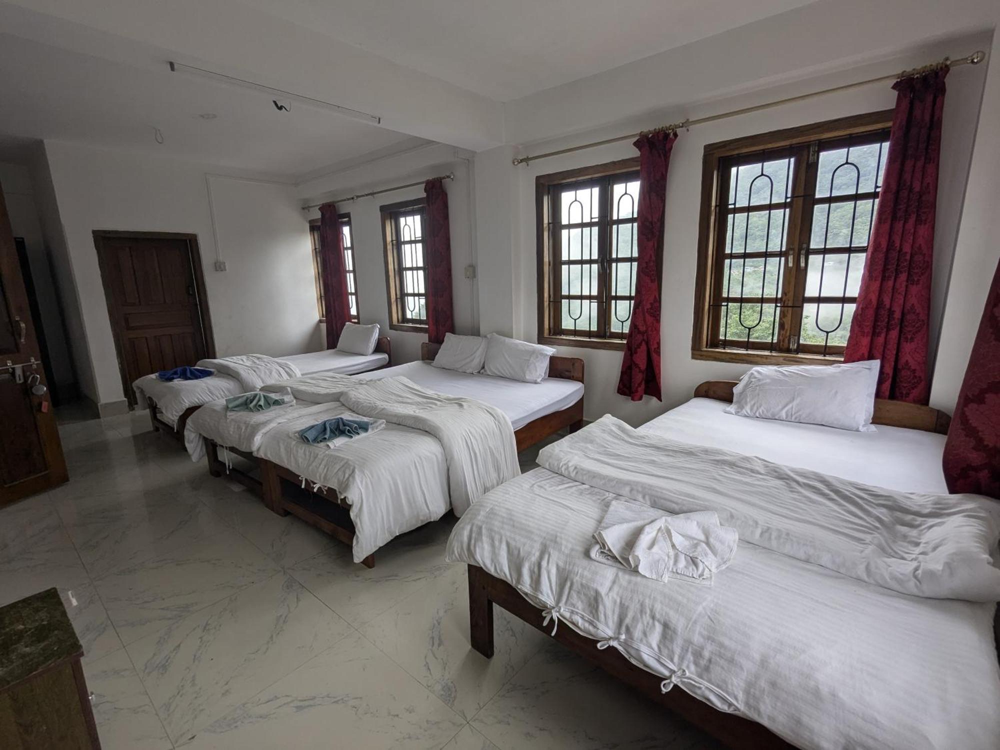 Dovipie Inn Kohima Ngoại thất bức ảnh